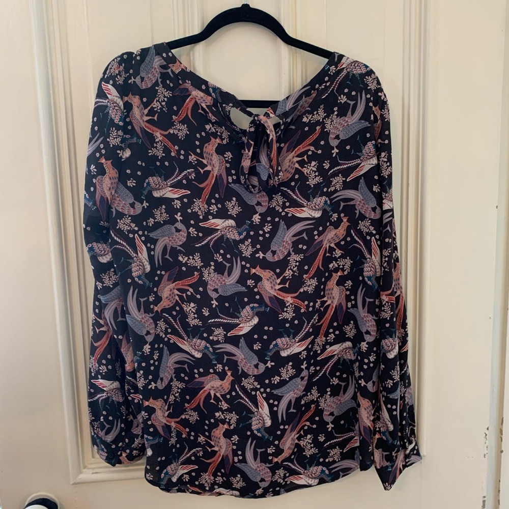 Loft tunic top size Large. Tie at back of neck.
